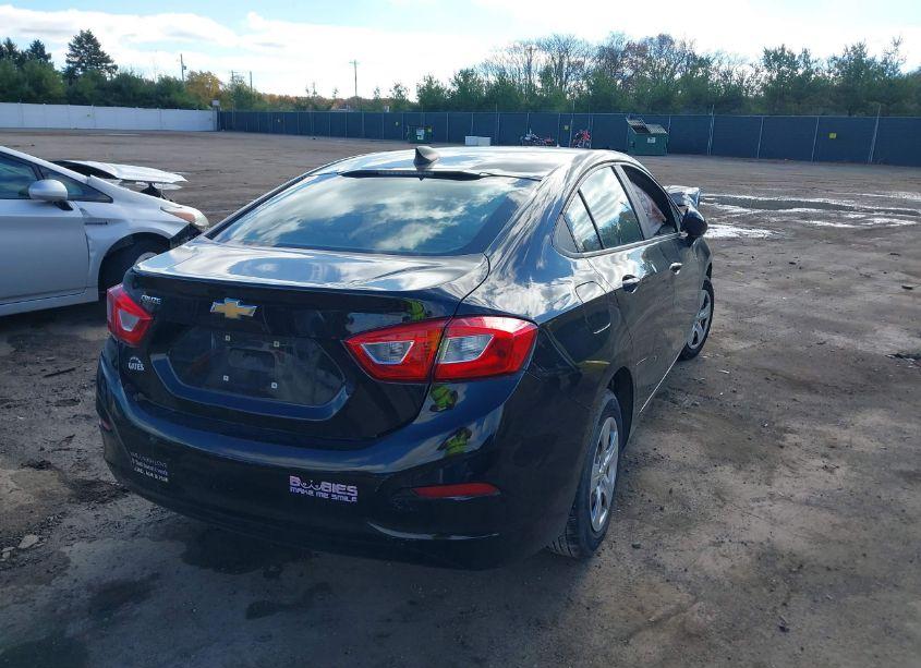 Photo 4 of 2017 Chevrolet Cruze LS AUTO (VIN 1G1BC5SM4H7269482)