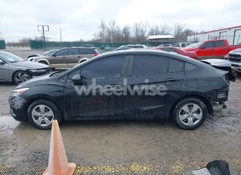 Photo 15 of 2017 Chevrolet Cruze LS AUTO (VIN 1G1BC5SM4H7272544)