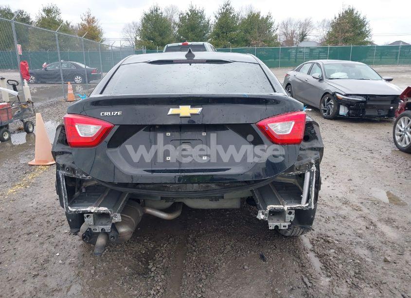 Photo 17 of 2017 Chevrolet Cruze LS AUTO (VIN 1G1BC5SM4H7272544)