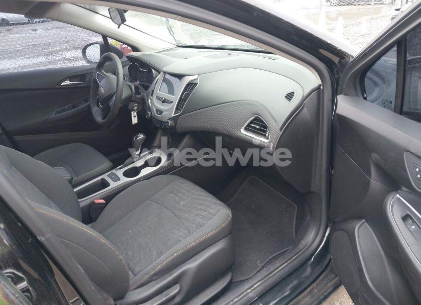 Photo 5 of 2017 Chevrolet Cruze LS AUTO (VIN 1G1BC5SM4H7272544)