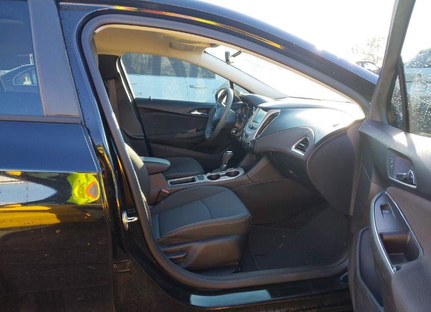 Photo 5 of 2017 Chevrolet Cruze LS AUTO (VIN 1G1BC5SM4H7280594)