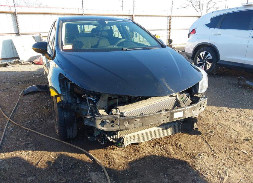 Photo 6 of 2017 Chevrolet Cruze LS AUTO (VIN 1G1BC5SM4H7280594)