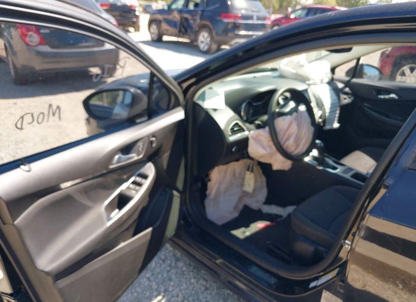 Photo 5 of 2018 Chevrolet Cruze LS AUTO (VIN 1G1BC5SM4J7118891)