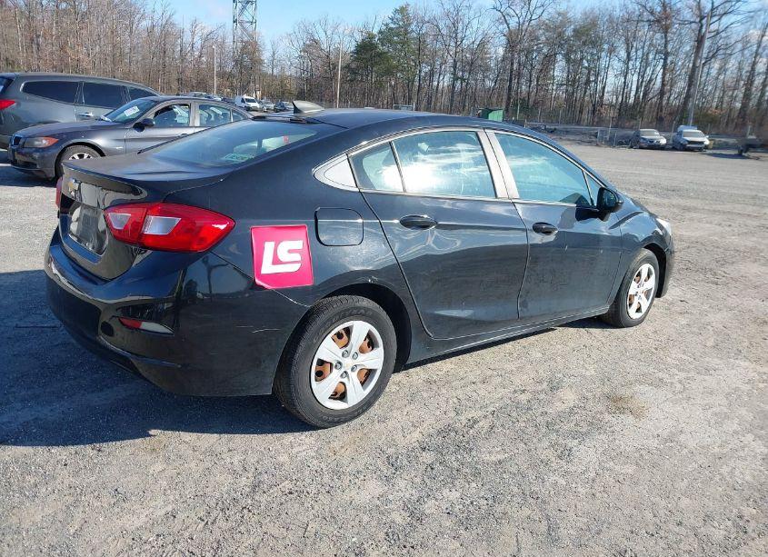 Photo 4 of 2018 Chevrolet Cruze LS AUTO (VIN 1G1BC5SM4J7145217)