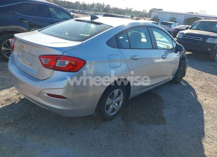 Photo 4 of 2018 Chevrolet Cruze LS AUTO (VIN 1G1BC5SM4J7154998)