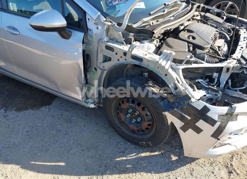 Photo 6 of 2018 Chevrolet Cruze LS AUTO (VIN 1G1BC5SM4J7154998)