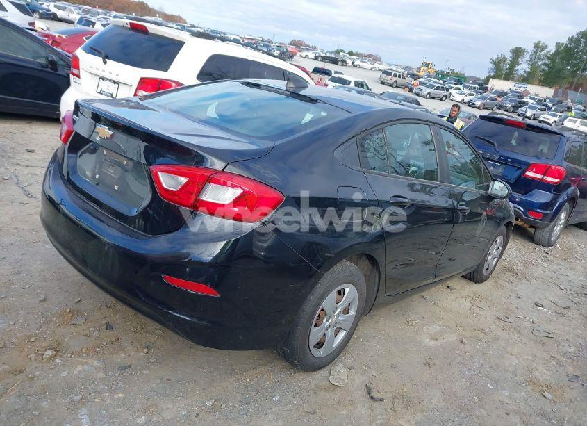 Photo 4 of 2018 Chevrolet Cruze LS AUTO (VIN 1G1BC5SM4J7163040)