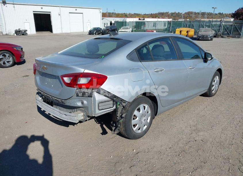 Photo 4 of 2018 Chevrolet Cruze LS AUTO (VIN 1G1BC5SM4J7168206)