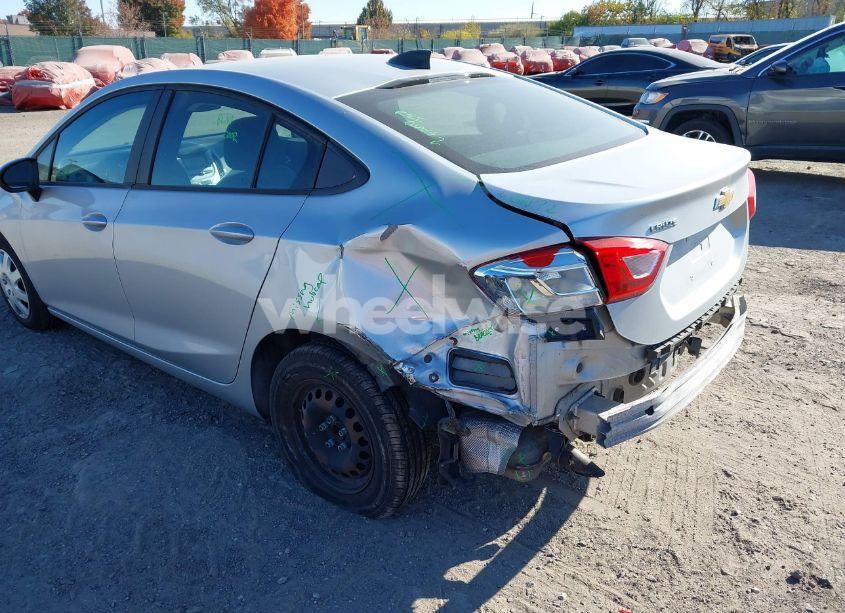 Photo 6 of 2018 Chevrolet Cruze LS AUTO (VIN 1G1BC5SM4J7168206)