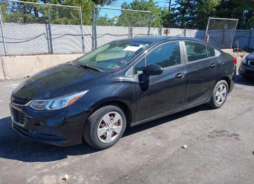 Photo 2 of 2018 Chevrolet Cruze LS AUTO (VIN 1G1BC5SM4J7193655)