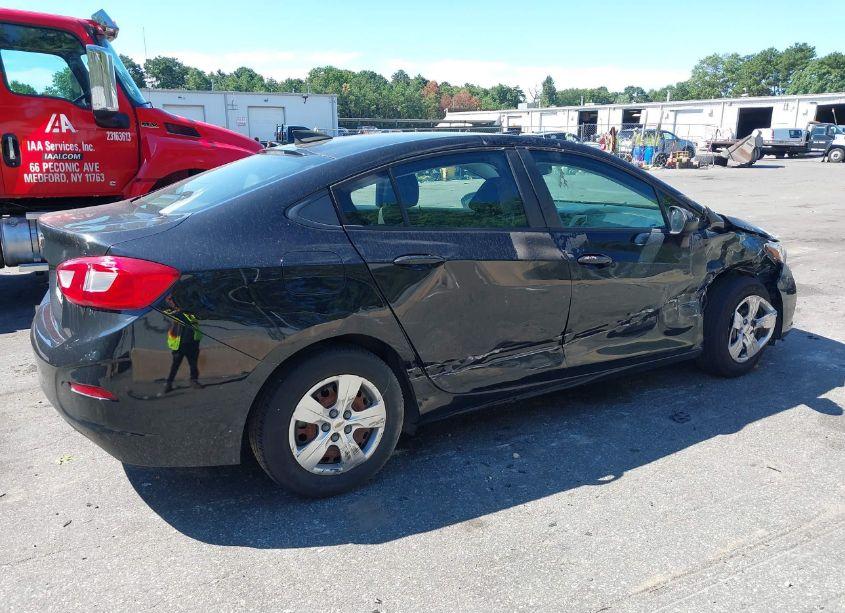 Photo 4 of 2018 Chevrolet Cruze LS AUTO (VIN 1G1BC5SM4J7193655)