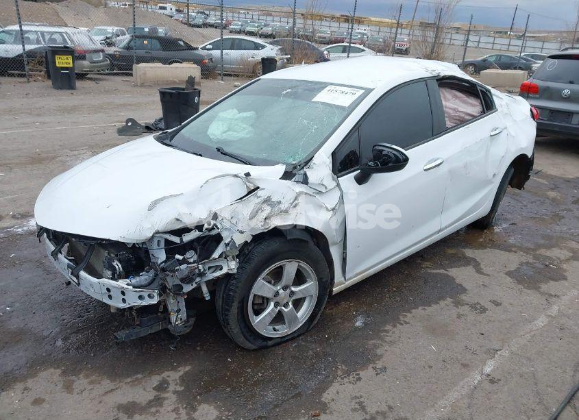Photo 2 of 2018 Chevrolet Cruze LS AUTO (VIN 1G1BC5SM4J7228954)