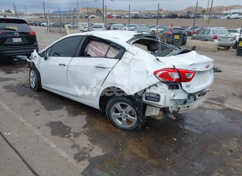 Photo 3 of 2018 Chevrolet Cruze LS AUTO (VIN 1G1BC5SM4J7228954)