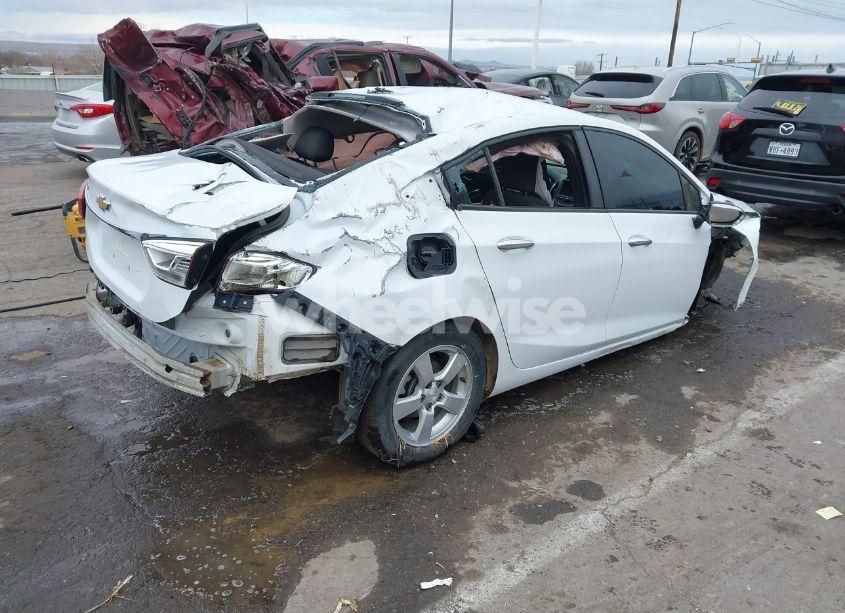 Photo 4 of 2018 Chevrolet Cruze LS AUTO (VIN 1G1BC5SM4J7228954)