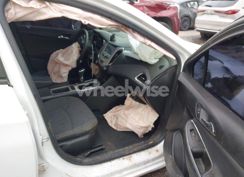 Photo 5 of 2018 Chevrolet Cruze LS AUTO (VIN 1G1BC5SM4J7228954)