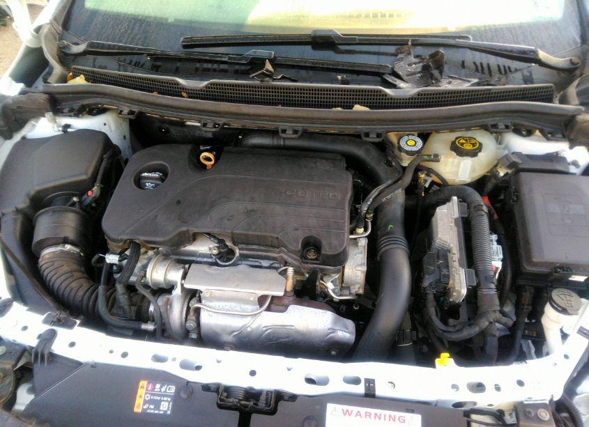 Photo 10 of 2019 Chevrolet Cruze LS (VIN 1G1BC5SM4K7119525)