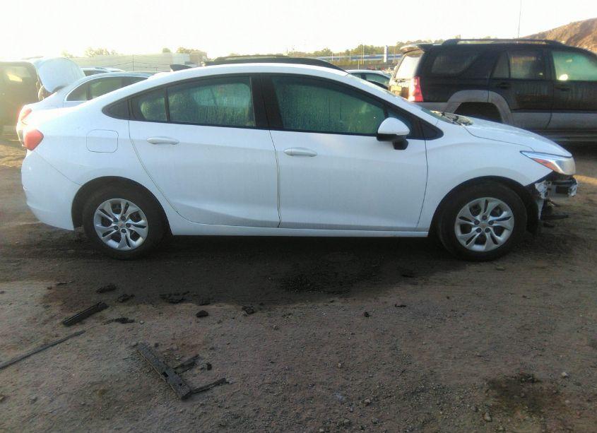 Photo 14 of 2019 Chevrolet Cruze LS (VIN 1G1BC5SM4K7119525)