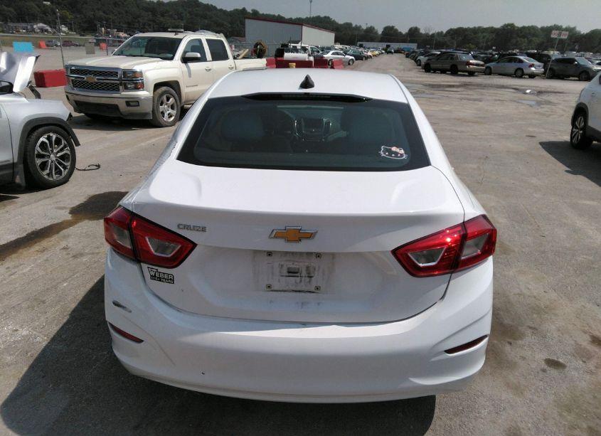 Photo 16 of 2019 Chevrolet Cruze LS (VIN 1G1BC5SM4K7129715)