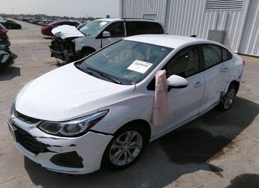 Photo 2 of 2019 Chevrolet Cruze LS (VIN 1G1BC5SM4K7129715)