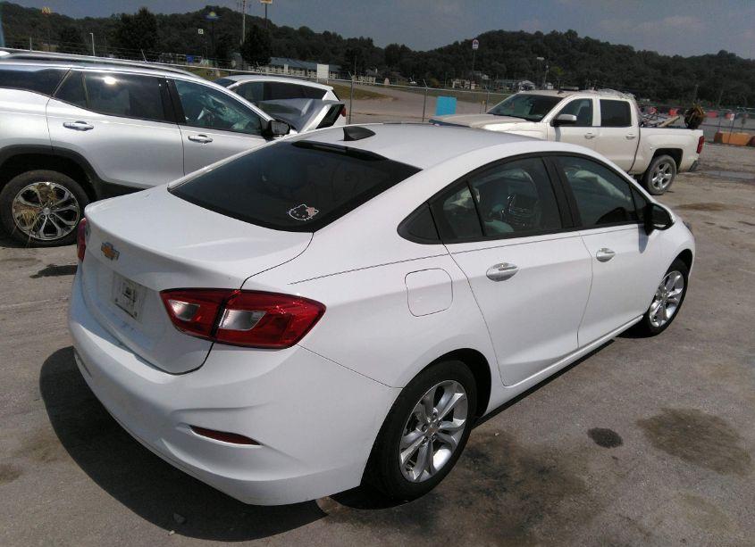 Photo 4 of 2019 Chevrolet Cruze LS (VIN 1G1BC5SM4K7129715)