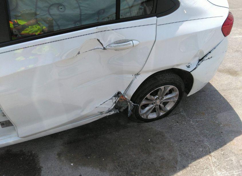 Photo 6 of 2019 Chevrolet Cruze LS (VIN 1G1BC5SM4K7129715)