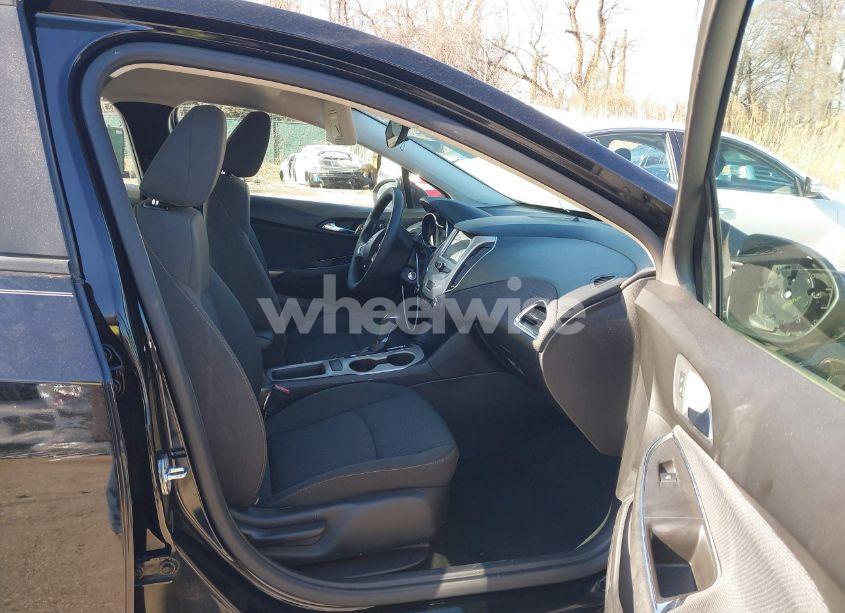 Photo 5 of 2016 Chevrolet Cruze LS AUTO (VIN 1G1BC5SM5G7265830)