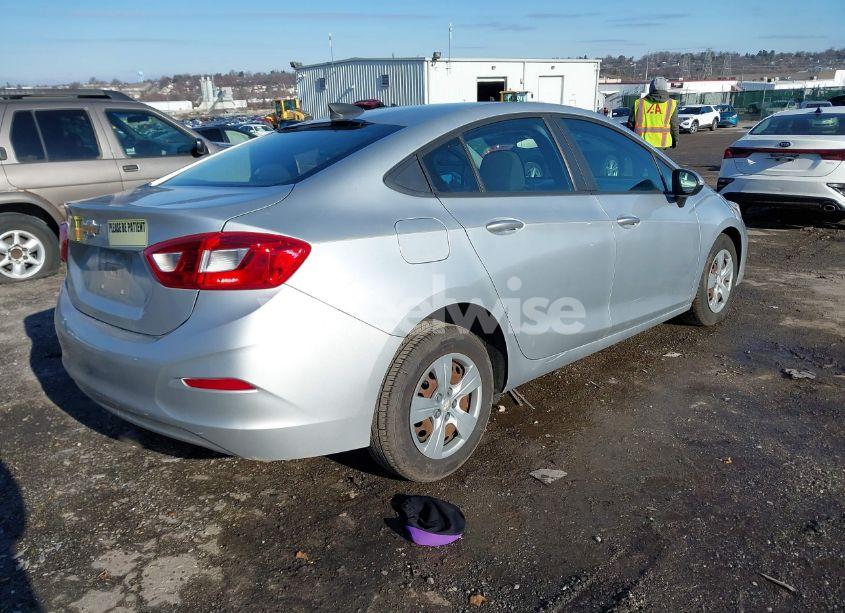 Photo 4 of 2016 Chevrolet Cruze LS AUTO (VIN 1G1BC5SM5G7308613)