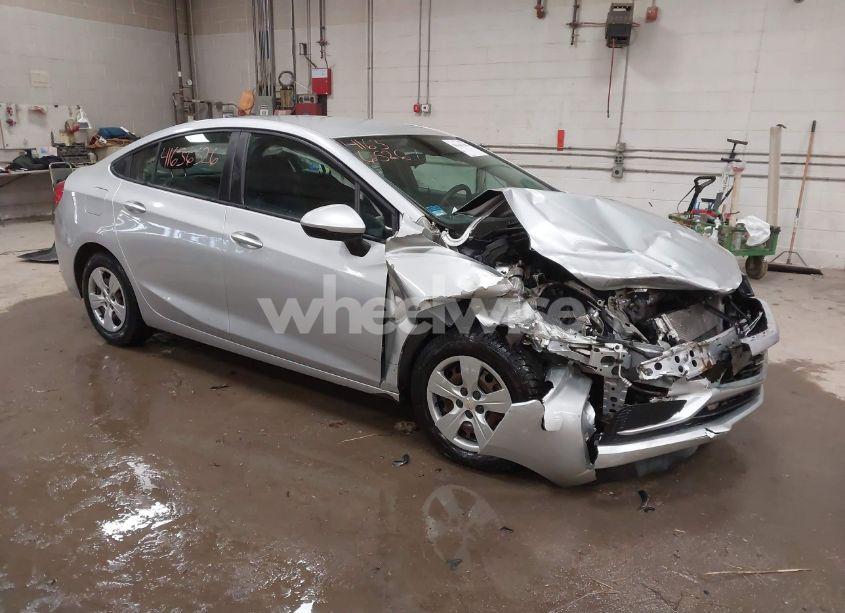 2017 Chevrolet Cruze LS AUTO (VIN 1G1BC5SM5H7104010) main photo