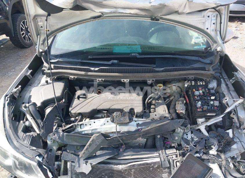 Photo 10 of 2017 Chevrolet Cruze LS AUTO (VIN 1G1BC5SM5H7107196)