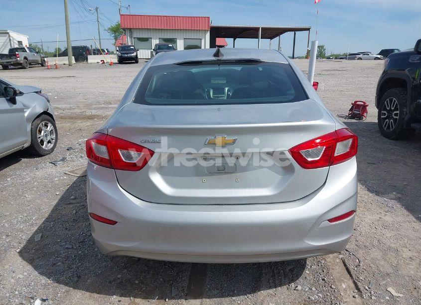 Photo 16 of 2017 Chevrolet Cruze LS AUTO (VIN 1G1BC5SM5H7107196)