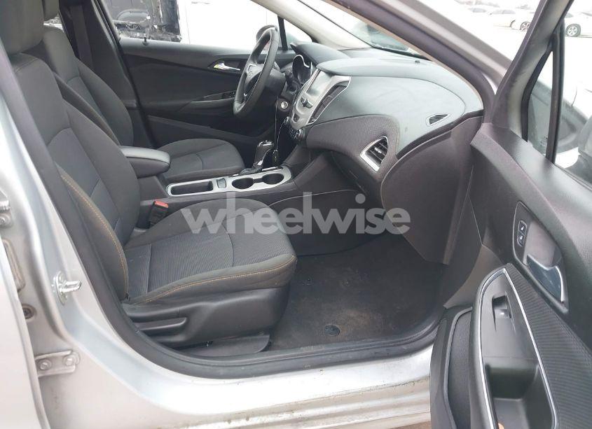 Photo 5 of 2017 Chevrolet Cruze LS AUTO (VIN 1G1BC5SM5H7121910)