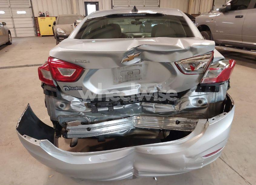 Photo 6 of 2017 Chevrolet Cruze LS AUTO (VIN 1G1BC5SM5H7134866)