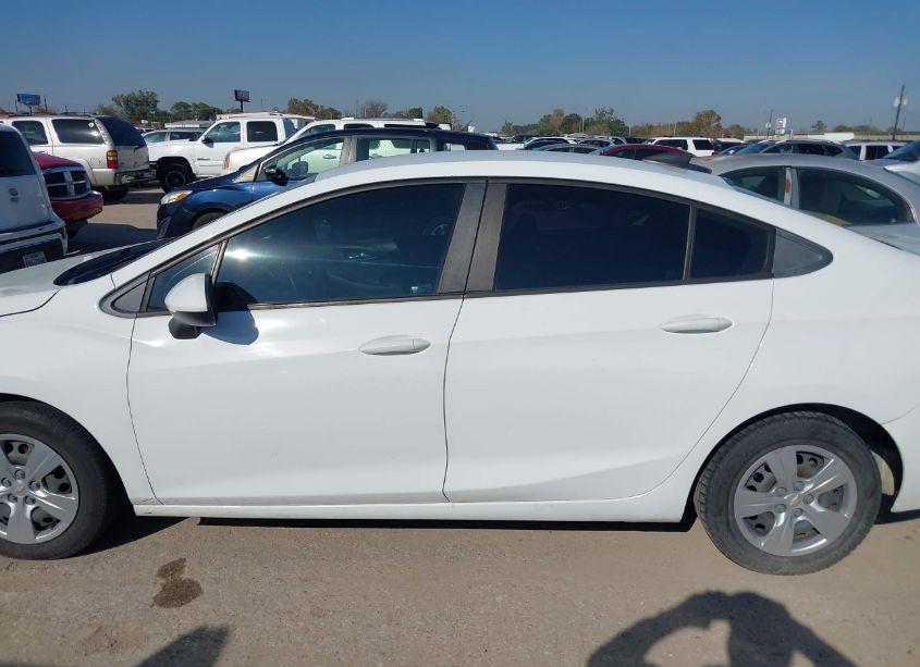 Photo 14 of 2018 Chevrolet Cruze LS AUTO (VIN 1G1BC5SM5J7103591)