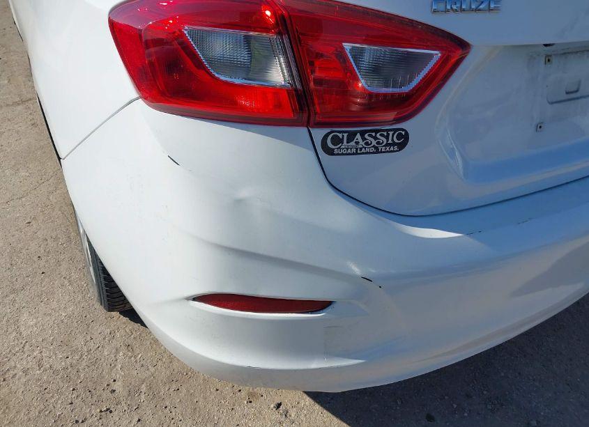 Photo 17 of 2018 Chevrolet Cruze LS AUTO (VIN 1G1BC5SM5J7103591)