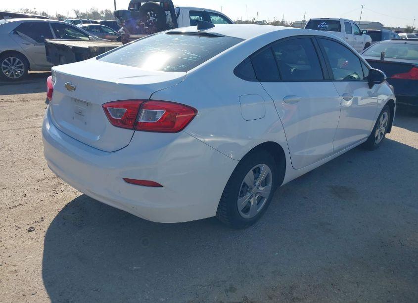 Photo 4 of 2018 Chevrolet Cruze LS AUTO (VIN 1G1BC5SM5J7103591)