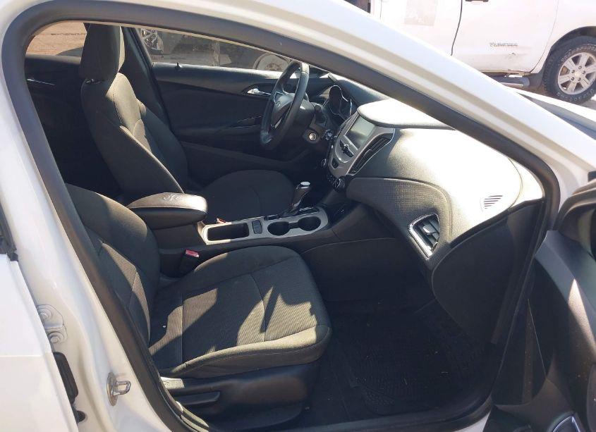 Photo 5 of 2018 Chevrolet Cruze LS AUTO (VIN 1G1BC5SM5J7103591)