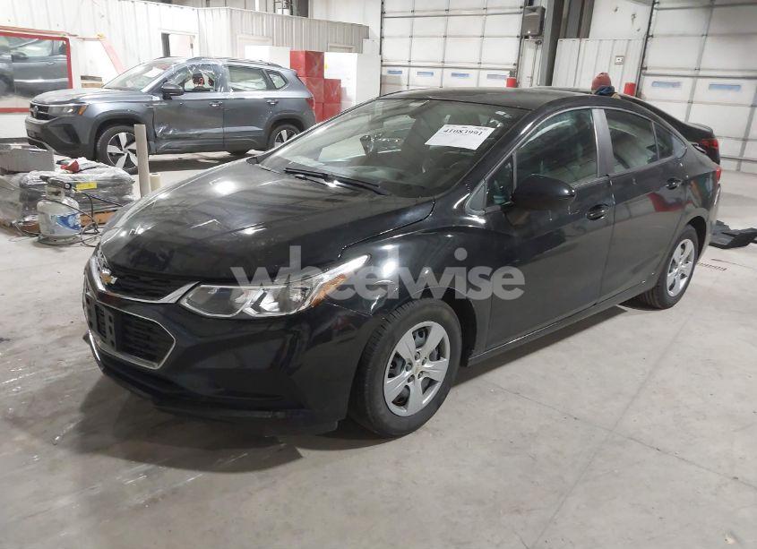 Photo 2 of 2018 Chevrolet Cruze LS AUTO (VIN 1G1BC5SM5J7126109)