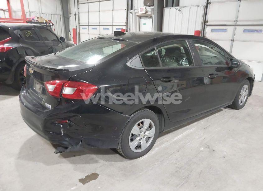 Photo 4 of 2018 Chevrolet Cruze LS AUTO (VIN 1G1BC5SM5J7126109)