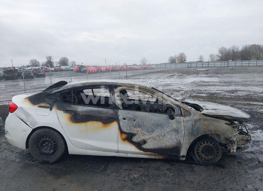 Photo 11 of 2018 Chevrolet Cruze LS AUTO (VIN 1G1BC5SM5J7140575)