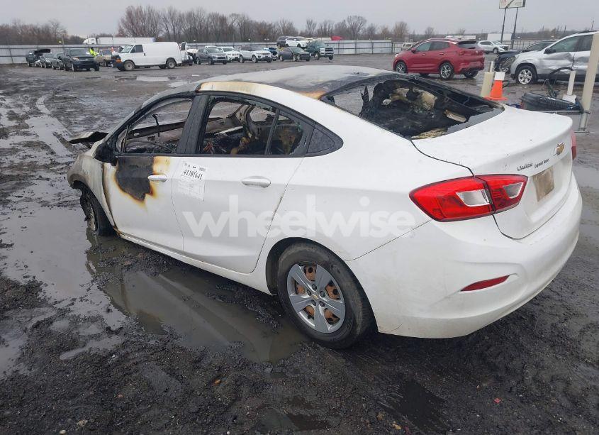 Photo 3 of 2018 Chevrolet Cruze LS AUTO (VIN 1G1BC5SM5J7140575)