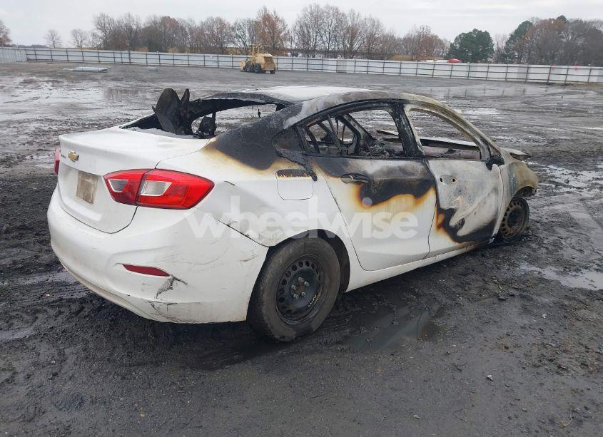 Photo 4 of 2018 Chevrolet Cruze LS AUTO (VIN 1G1BC5SM5J7140575)