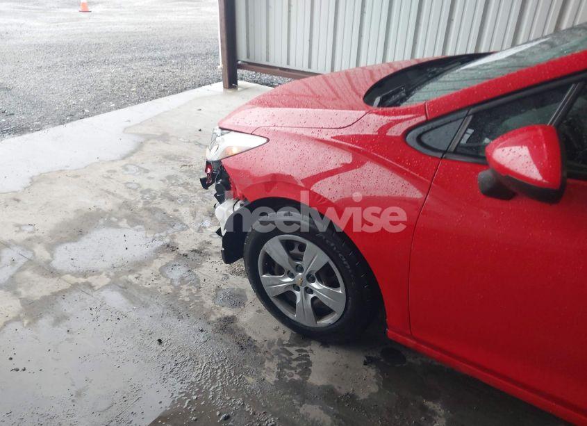 Photo 6 of 2018 Chevrolet Cruze LS AUTO (VIN 1G1BC5SM5J7142147)