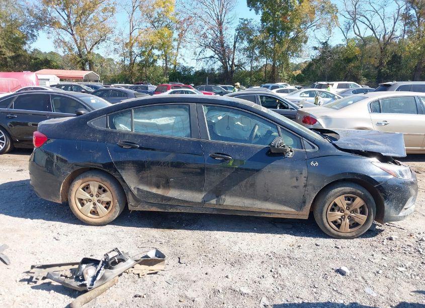 Photo 14 of 2018 Chevrolet Cruze LS AUTO (VIN 1G1BC5SM5J7148885)