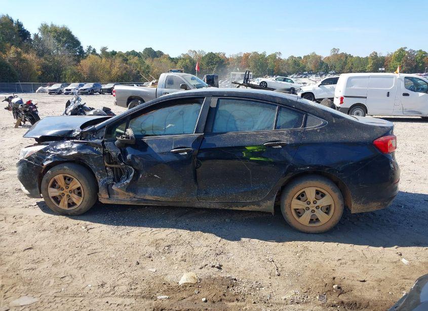 Photo 15 of 2018 Chevrolet Cruze LS AUTO (VIN 1G1BC5SM5J7148885)