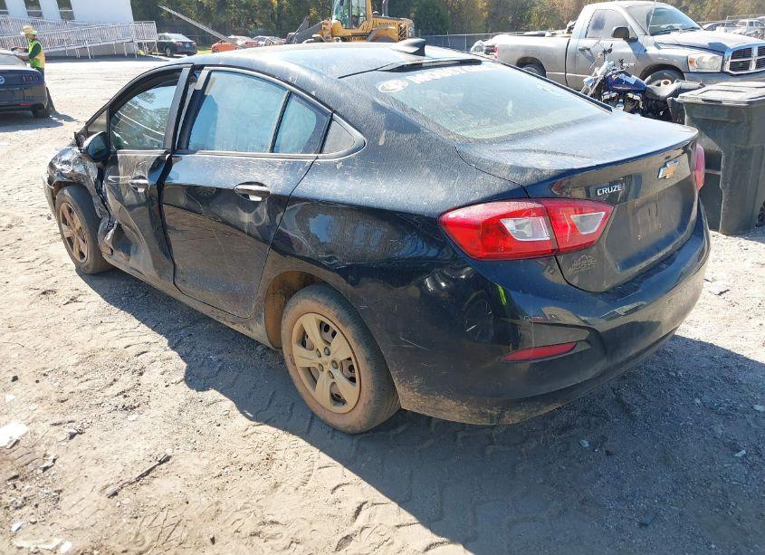 Photo 3 of 2018 Chevrolet Cruze LS AUTO (VIN 1G1BC5SM5J7148885)