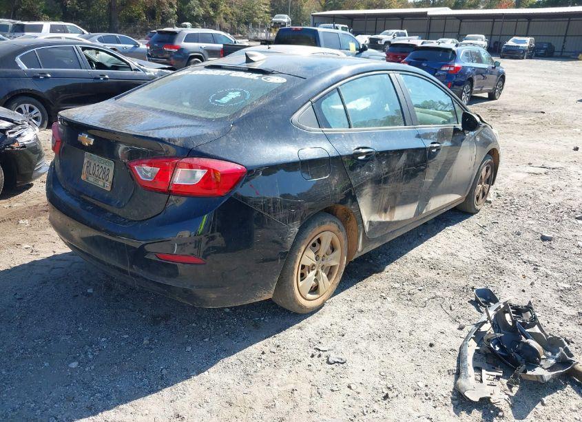 Photo 4 of 2018 Chevrolet Cruze LS AUTO (VIN 1G1BC5SM5J7148885)