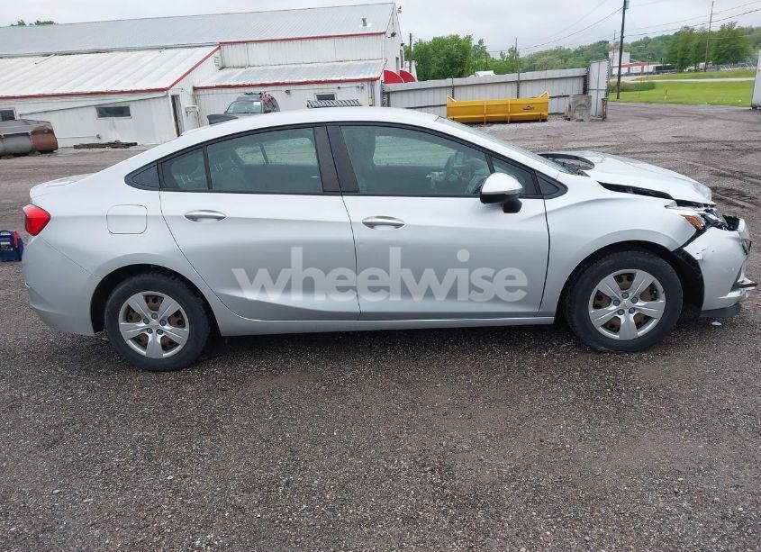 Photo 13 of 2018 Chevrolet Cruze LS AUTO (VIN 1G1BC5SM5J7202671)