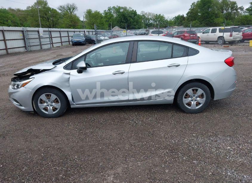 Photo 14 of 2018 Chevrolet Cruze LS AUTO (VIN 1G1BC5SM5J7202671)