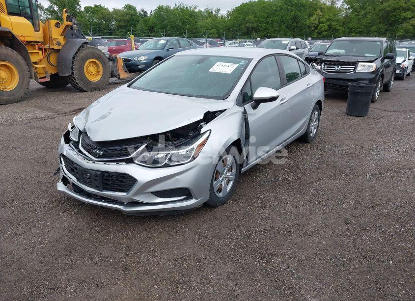 Photo 2 of 2018 Chevrolet Cruze LS AUTO (VIN 1G1BC5SM5J7202671)