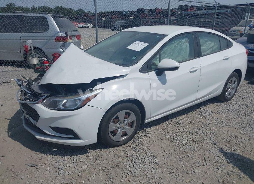 Photo 2 of 2018 Chevrolet Cruze LS AUTO (VIN 1G1BC5SM5J7209572)
